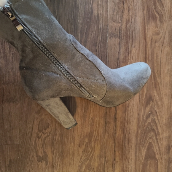 Faux Suede boots - Picture 2 of 3